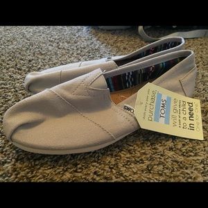 Light tan Toms